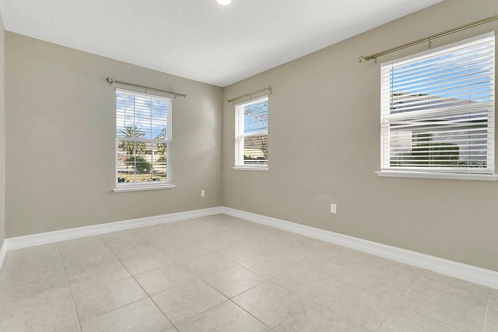 For Sale: $350,000 (5 beds, 2 baths, 2242 Square Feet)