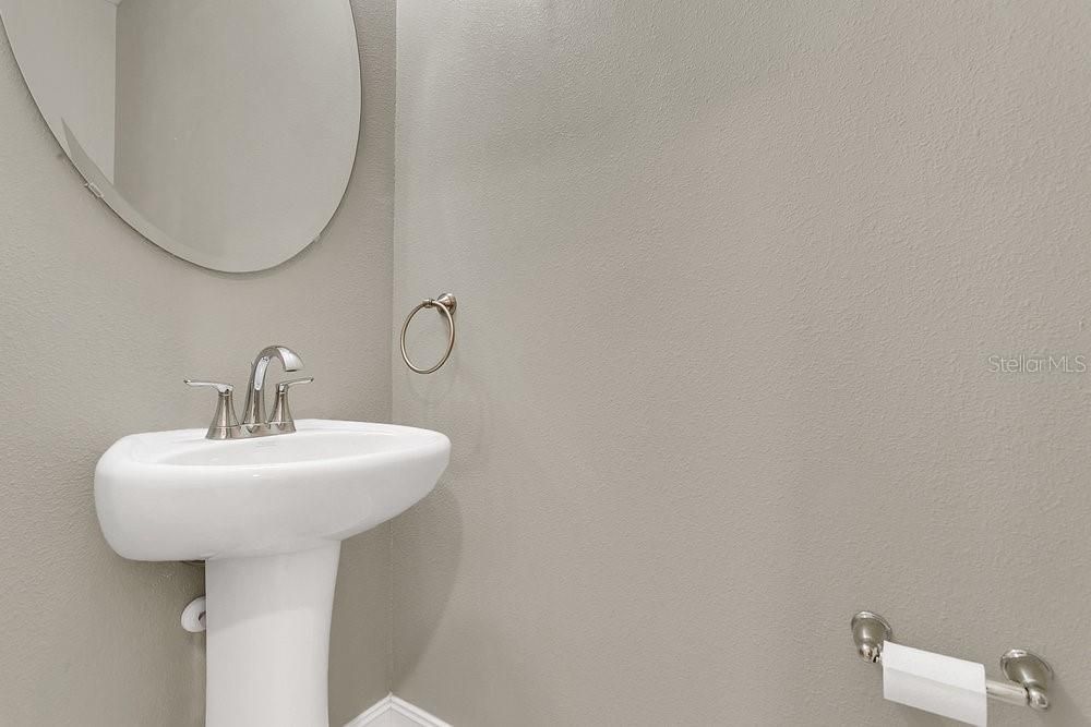 For Sale: $350,000 (5 beds, 2 baths, 2242 Square Feet)