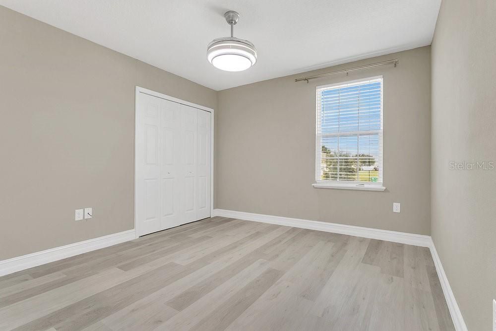 For Sale: $350,000 (5 beds, 2 baths, 2242 Square Feet)