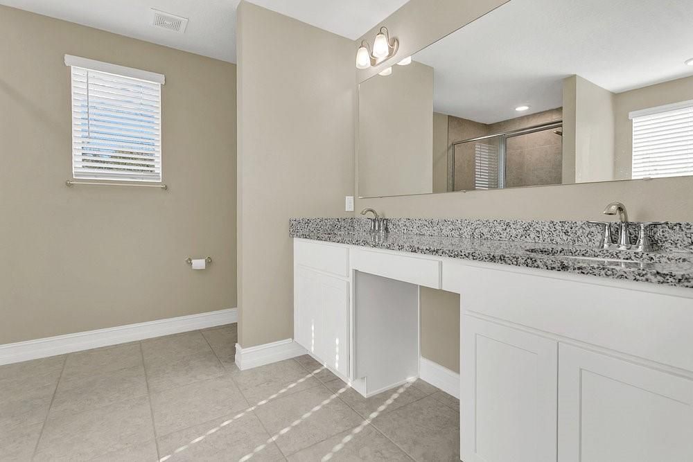 For Sale: $350,000 (5 beds, 2 baths, 2242 Square Feet)