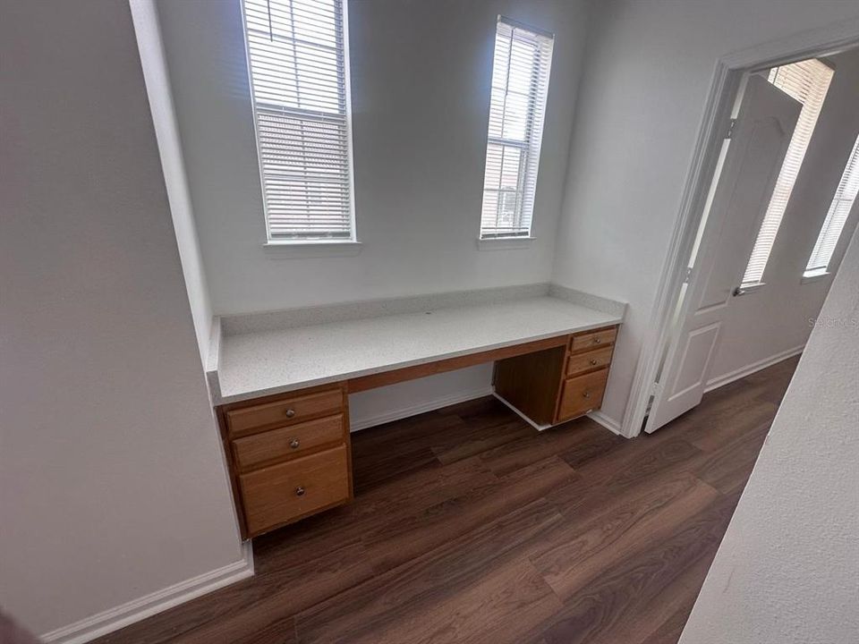 For Sale: $289,000 (3 beds, 3 baths, 1512 Square Feet)