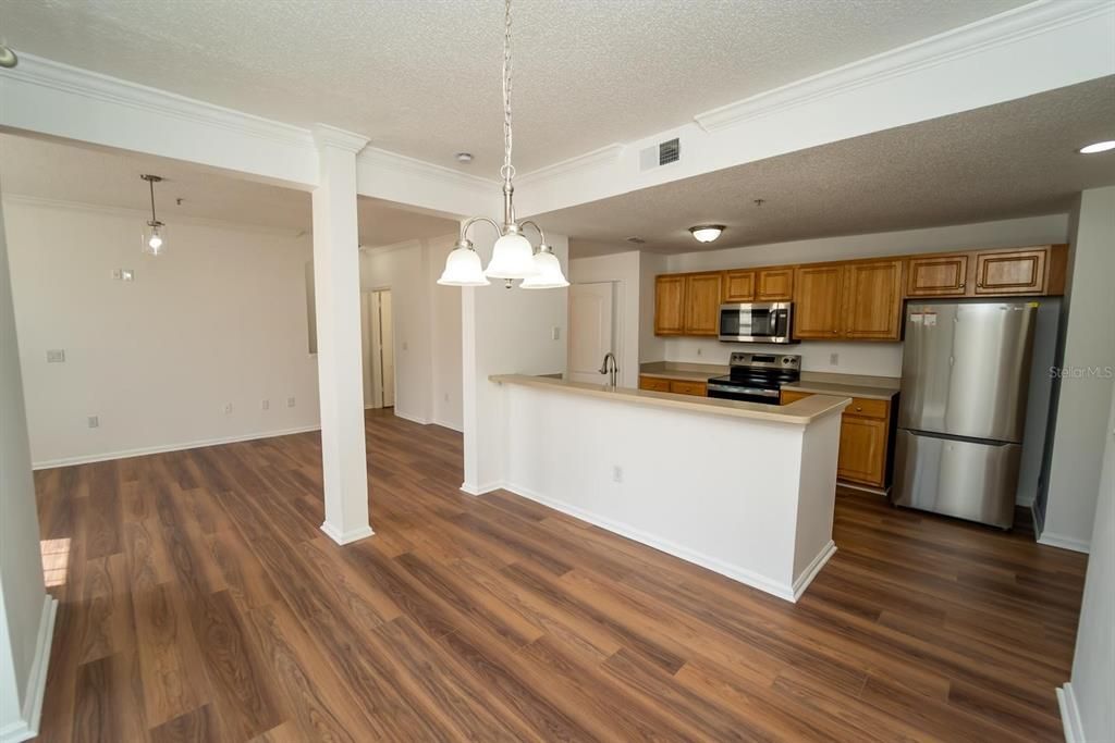 For Sale: $289,000 (3 beds, 3 baths, 1512 Square Feet)