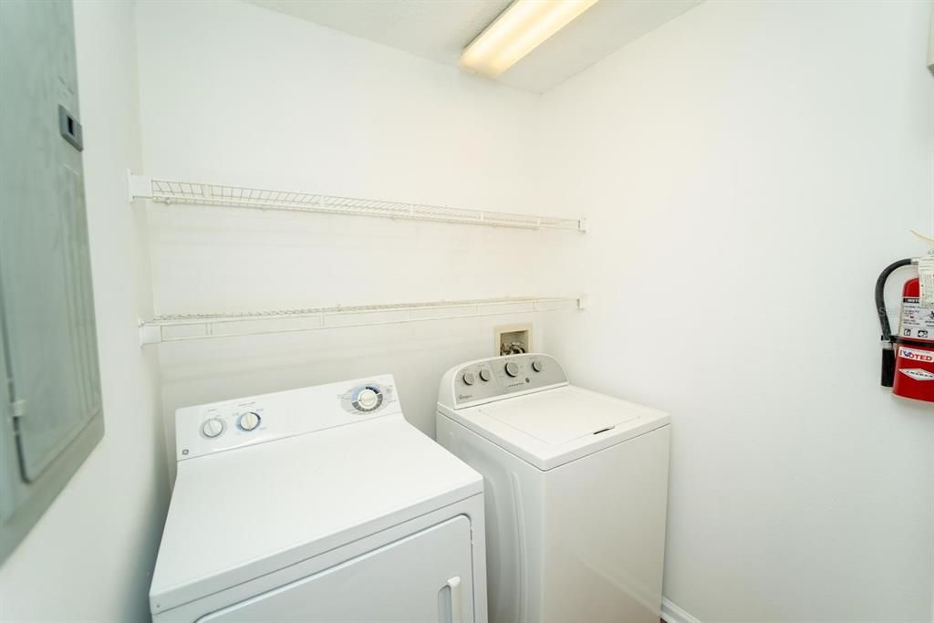 For Sale: $289,000 (3 beds, 3 baths, 1512 Square Feet)