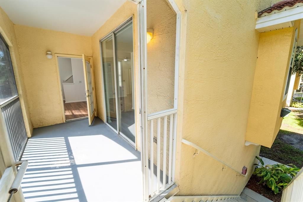 For Sale: $289,000 (3 beds, 3 baths, 1512 Square Feet)