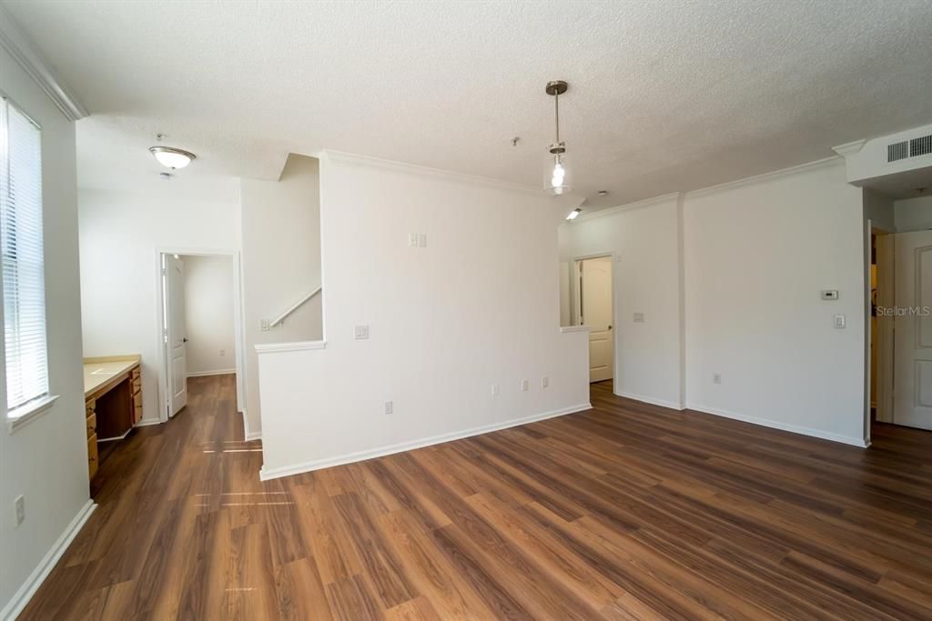 For Sale: $289,000 (3 beds, 3 baths, 1512 Square Feet)