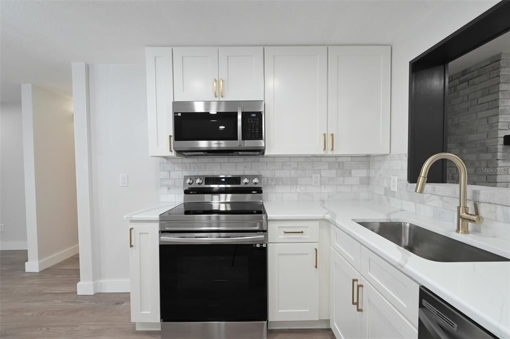 En Venta: $550,000 (4 camas, 2 baños, 1766 Pies cuadrados)