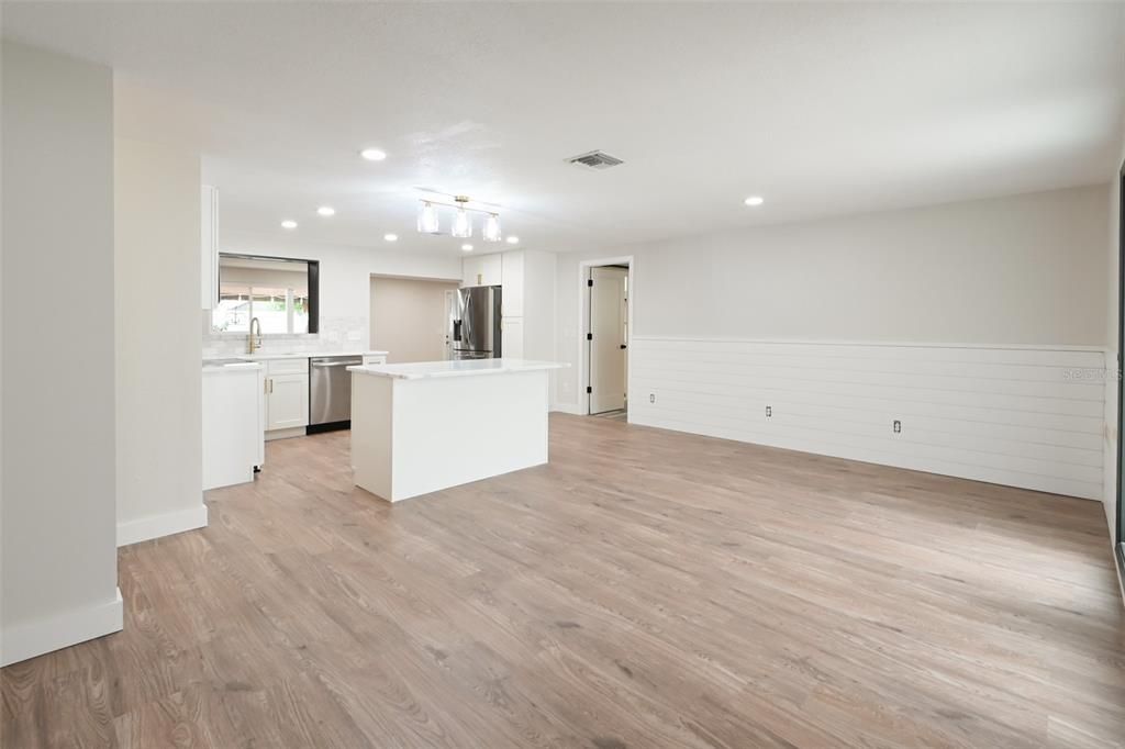 En Venta: $550,000 (4 camas, 2 baños, 1766 Pies cuadrados)