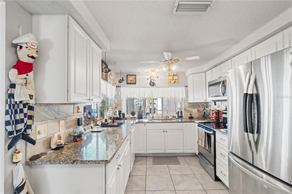 На продажу: $279,000 (2 спален, 2 ванн, 1519 Квадратных фут)