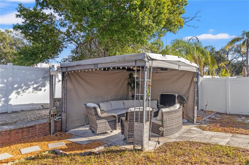 На продажу: $279,000 (2 спален, 2 ванн, 1519 Квадратных фут)