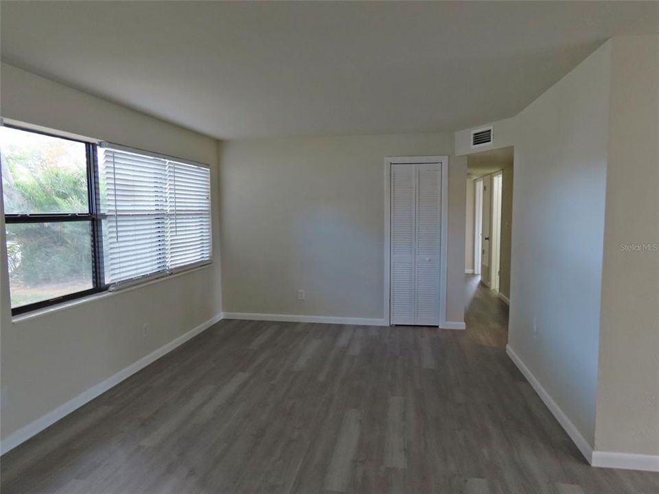 For Sale: $424,900 (4 beds, 2 baths, 1348 Square Feet)