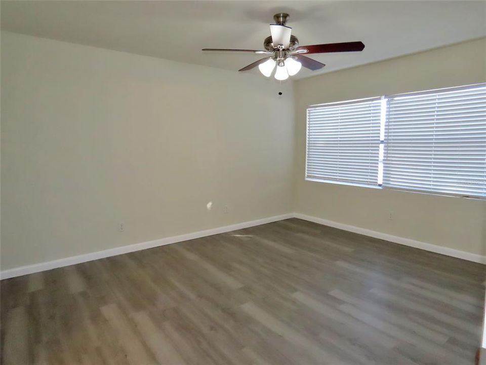 For Sale: $424,900 (4 beds, 2 baths, 1348 Square Feet)