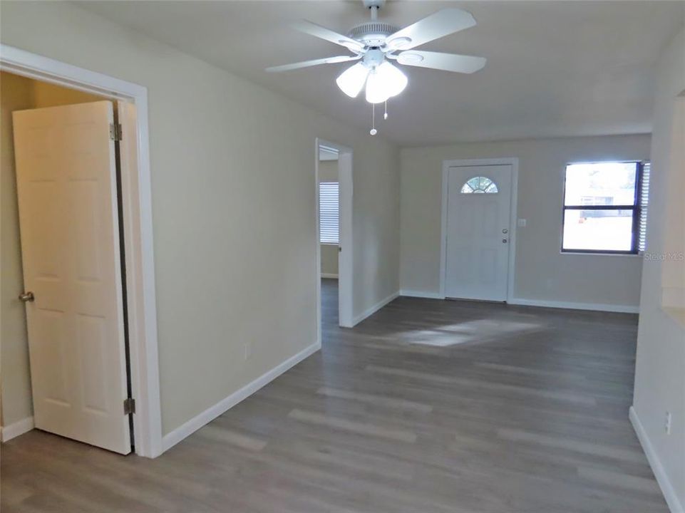 For Sale: $424,900 (4 beds, 2 baths, 1348 Square Feet)