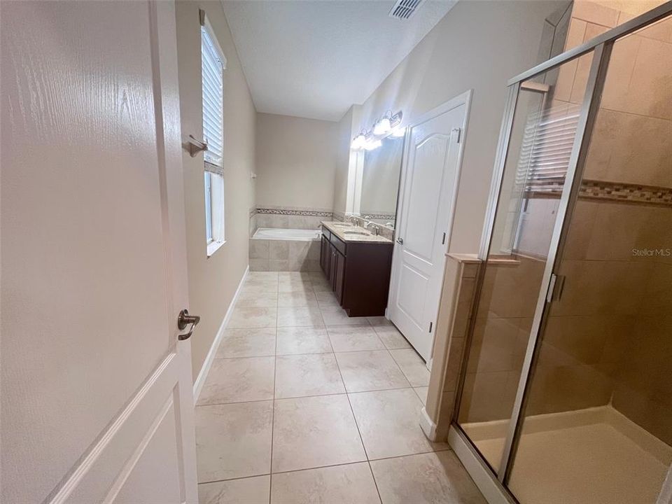 For Rent: $3,700 (4 beds, 3 baths, 2854 Square Feet)