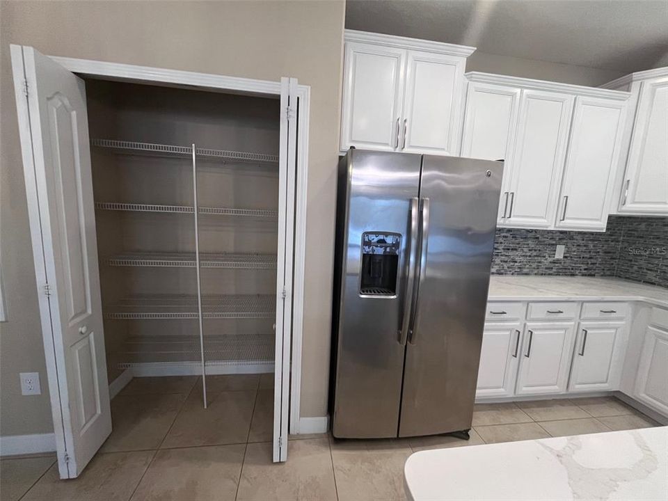 For Rent: $3,700 (4 beds, 3 baths, 2854 Square Feet)