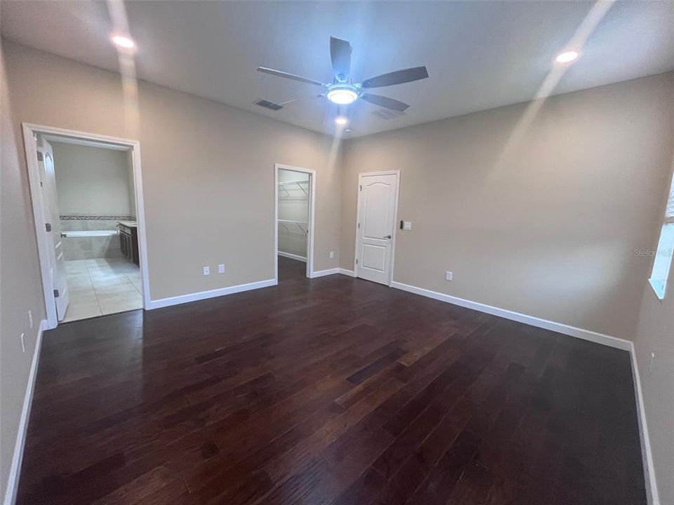 For Rent: $3,700 (4 beds, 3 baths, 2854 Square Feet)