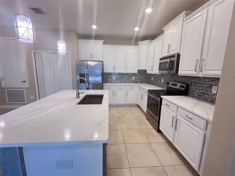 For Rent: $3,700 (4 beds, 3 baths, 2854 Square Feet)