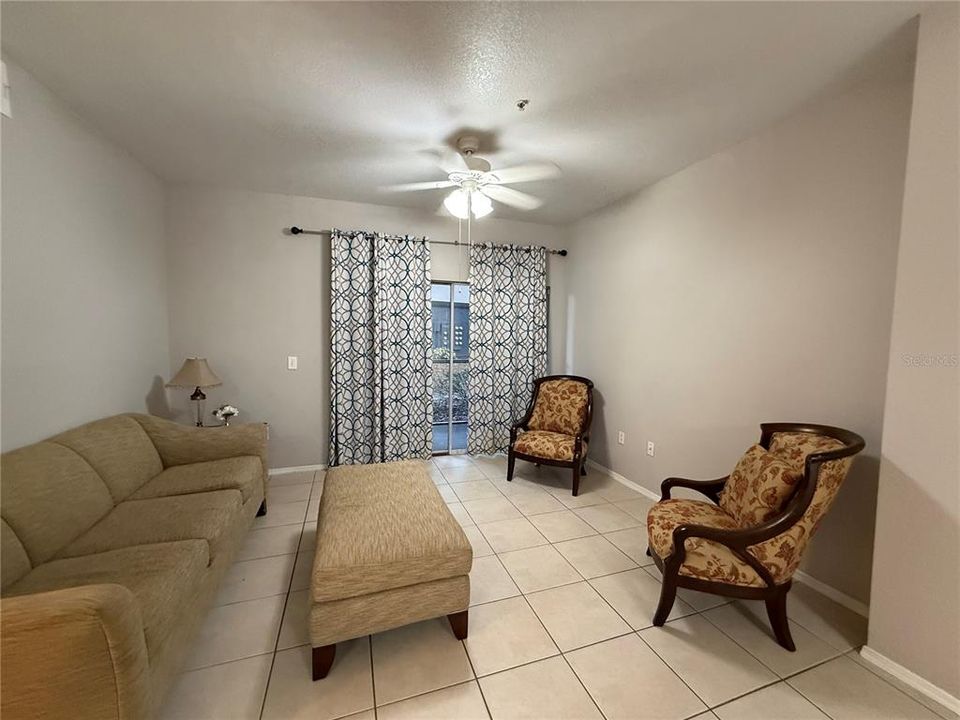For Rent: $2,050 (2 beds, 2 baths, 1051 Square Feet)