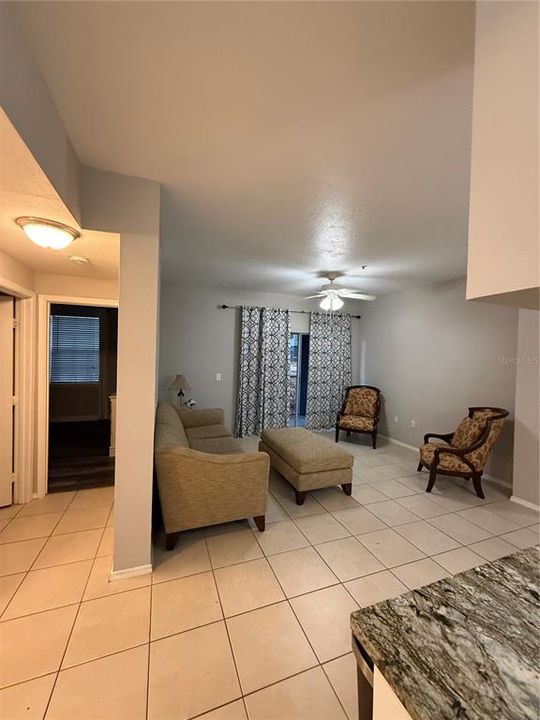 For Rent: $2,050 (2 beds, 2 baths, 1051 Square Feet)