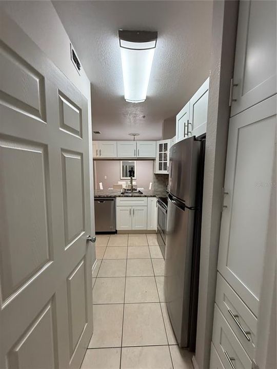 For Rent: $2,050 (2 beds, 2 baths, 1051 Square Feet)