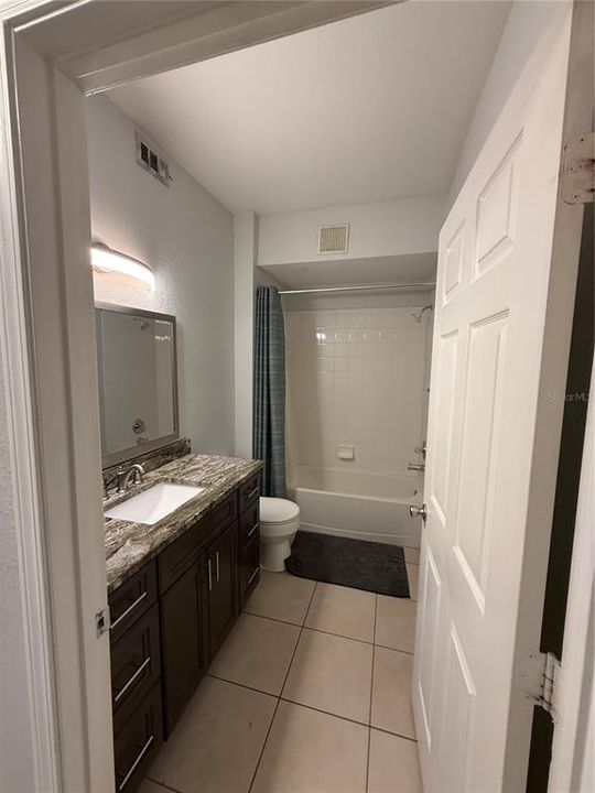 For Rent: $2,050 (2 beds, 2 baths, 1051 Square Feet)