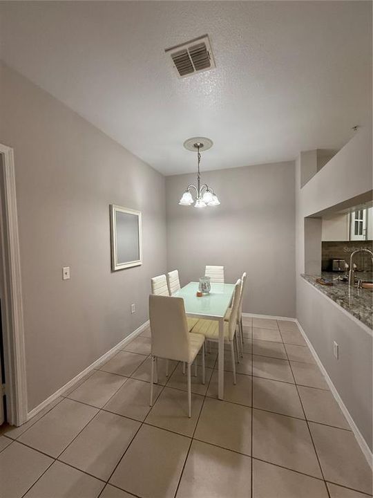 For Rent: $2,050 (2 beds, 2 baths, 1051 Square Feet)