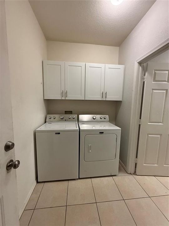 For Rent: $2,050 (2 beds, 2 baths, 1051 Square Feet)
