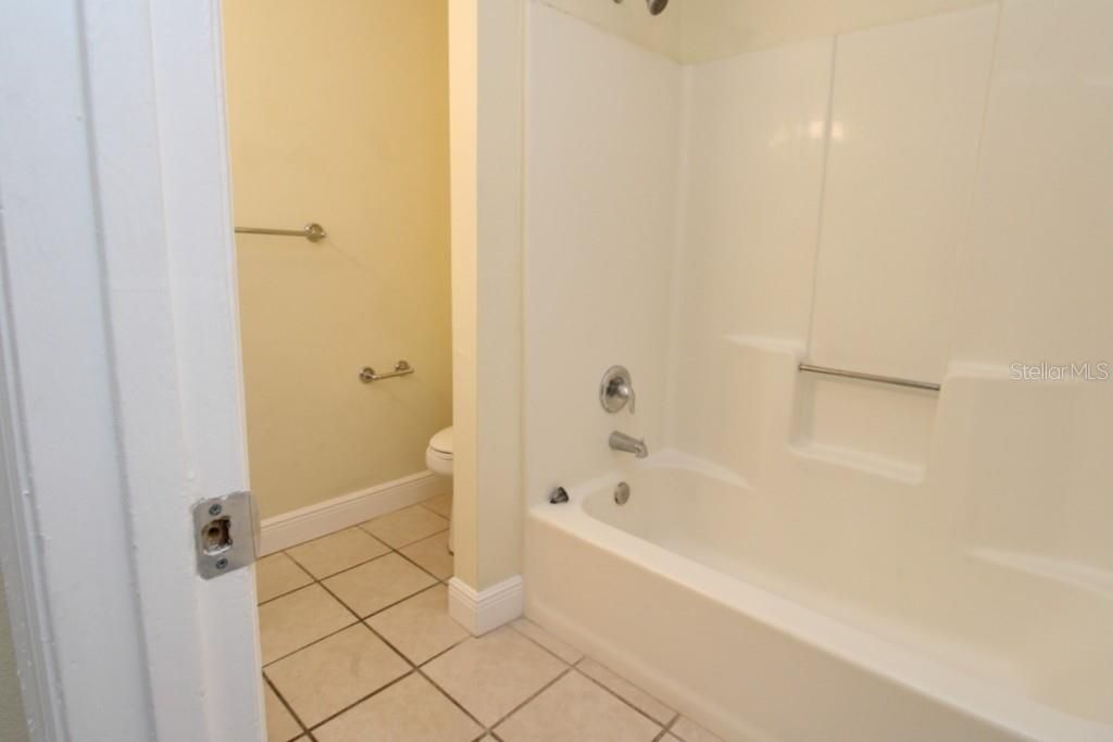 For Rent: $1,600 (3 beds, 2 baths, 1170 Square Feet)