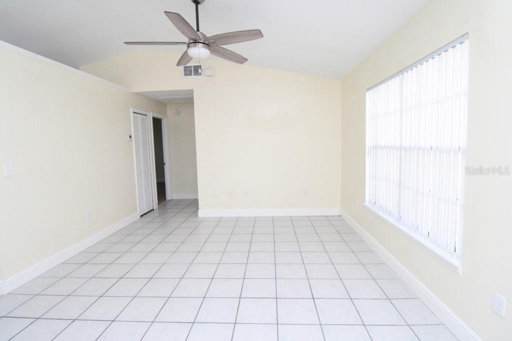 For Rent: $1,600 (3 beds, 2 baths, 1170 Square Feet)