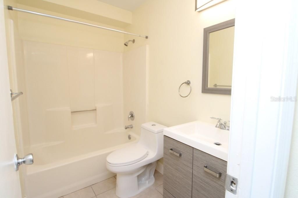 For Rent: $1,600 (3 beds, 2 baths, 1170 Square Feet)