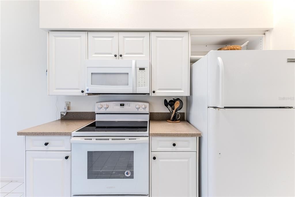 For Sale: $199,000 (2 beds, 2 baths, 1366 Square Feet)