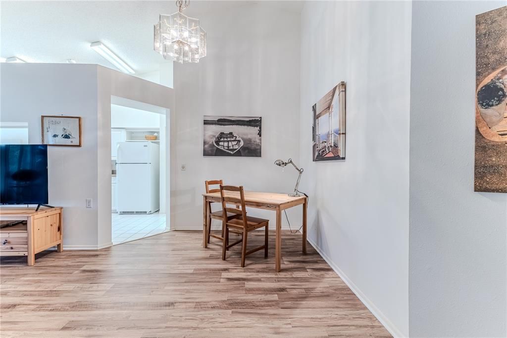 For Sale: $199,000 (2 beds, 2 baths, 1366 Square Feet)