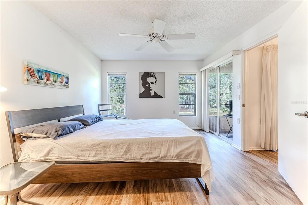 For Sale: $199,000 (2 beds, 2 baths, 1366 Square Feet)