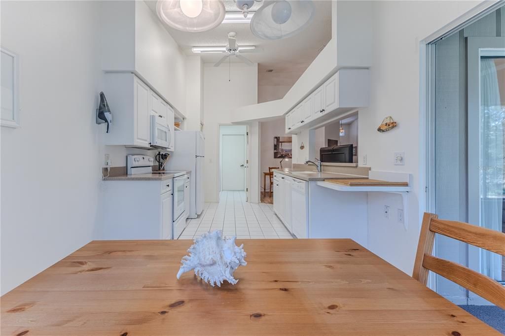 For Sale: $199,000 (2 beds, 2 baths, 1366 Square Feet)