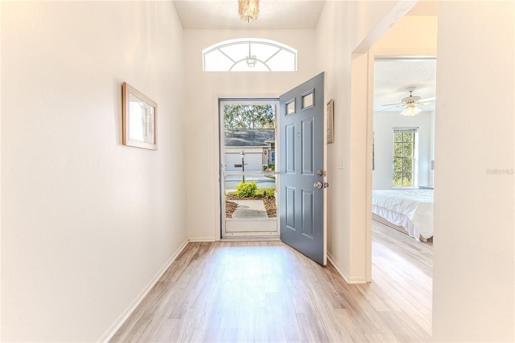 For Sale: $199,000 (2 beds, 2 baths, 1366 Square Feet)