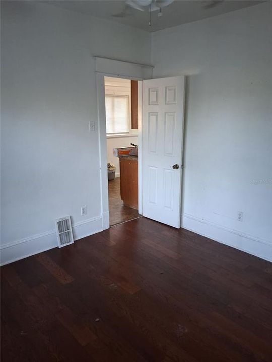 For Rent: $1,250 (1 beds, 1 baths, 500 Square Feet)
