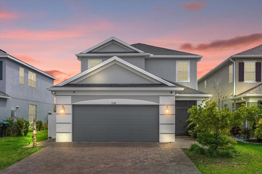 For Sale: $560,000 (4 beds, 3 baths, 2705 Square Feet)