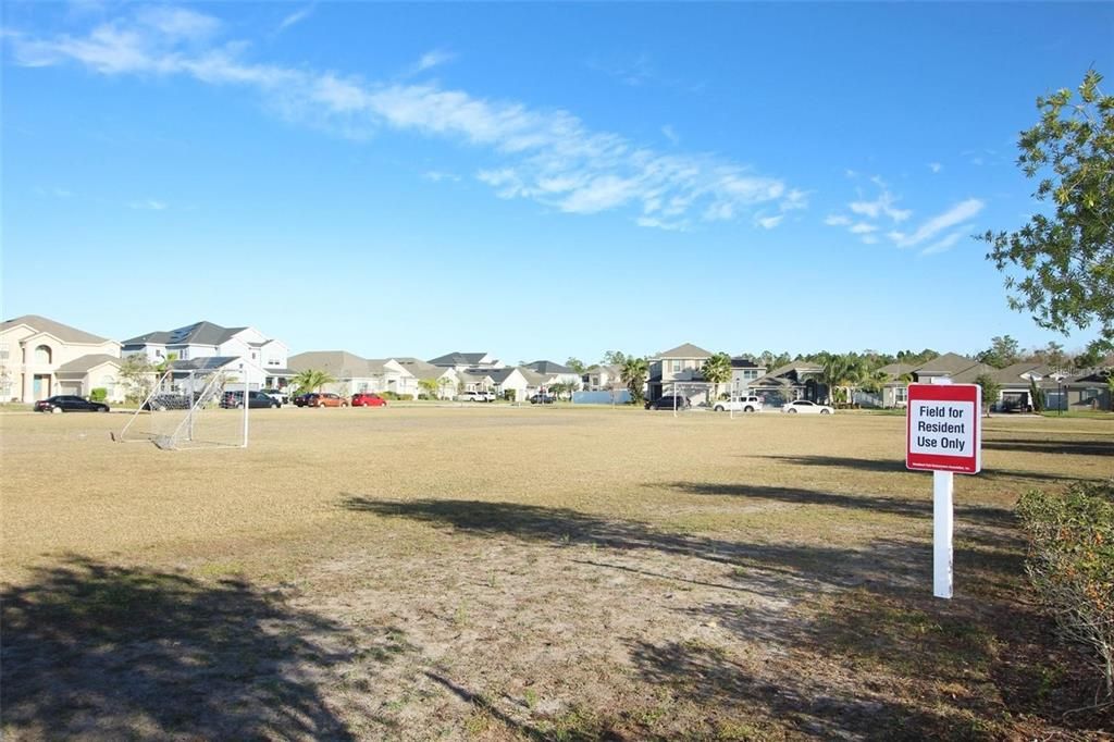 For Sale: $560,000 (4 beds, 3 baths, 2705 Square Feet)