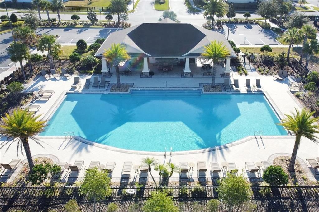 For Sale: $560,000 (4 beds, 3 baths, 2705 Square Feet)