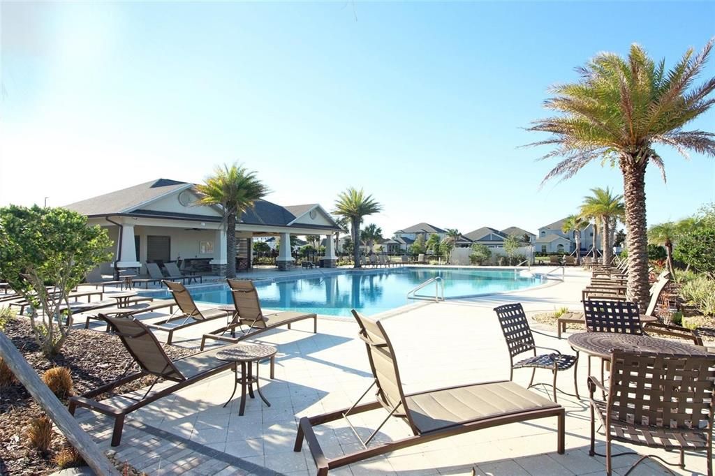 For Sale: $560,000 (4 beds, 3 baths, 2705 Square Feet)