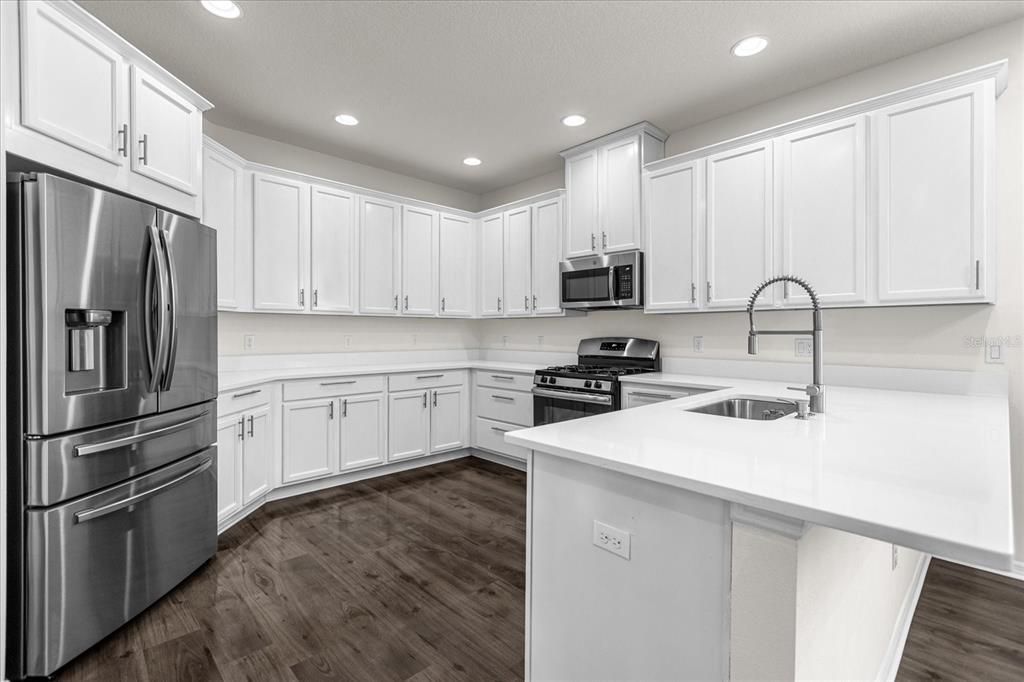 For Sale: $560,000 (4 beds, 3 baths, 2705 Square Feet)