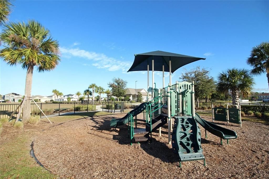 For Sale: $560,000 (4 beds, 3 baths, 2705 Square Feet)