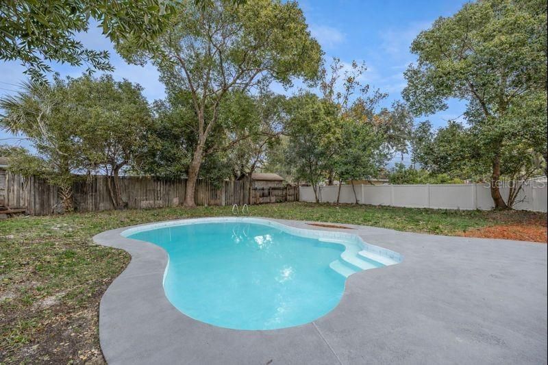 На продажу: $385,000 (4 спален, 2 ванн, 1410 Квадратных фут)