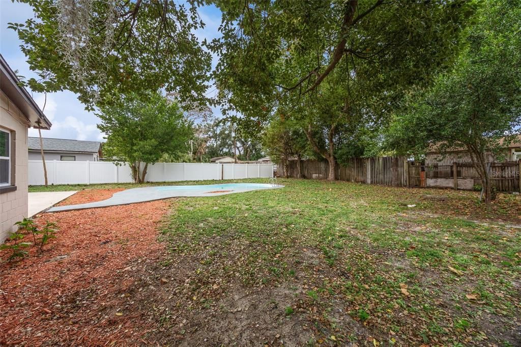 На продажу: $385,000 (4 спален, 2 ванн, 1410 Квадратных фут)