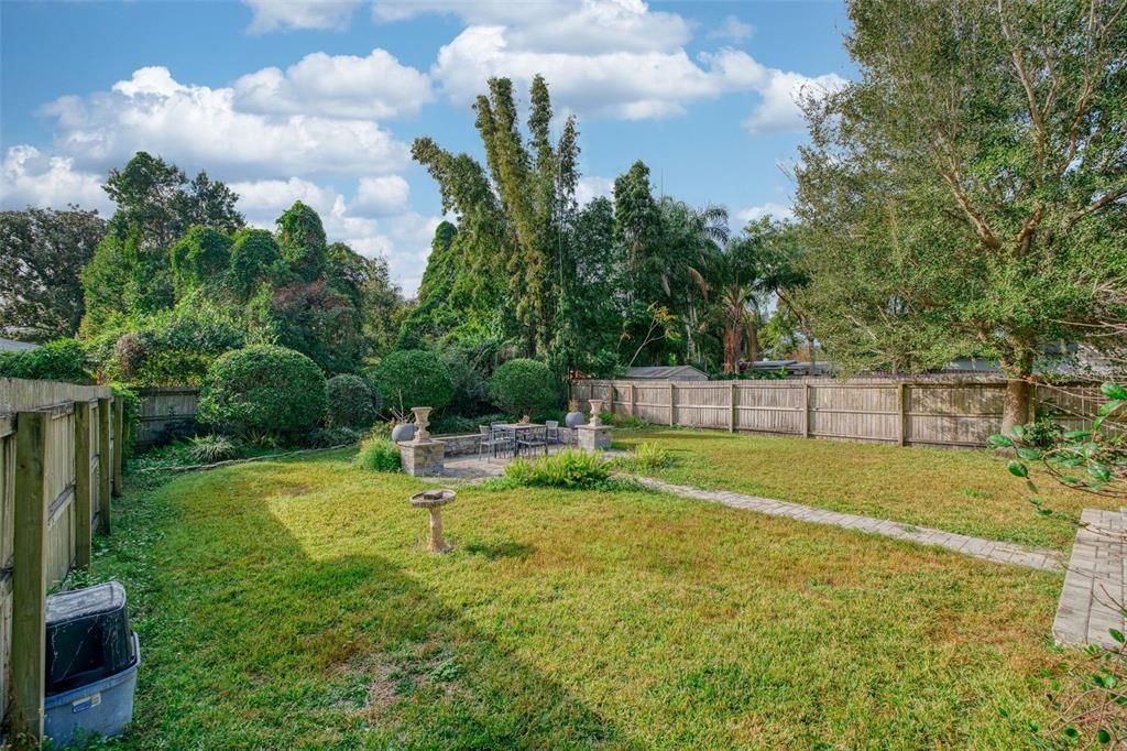 合同活跃: $425,000 (0.15 acres)