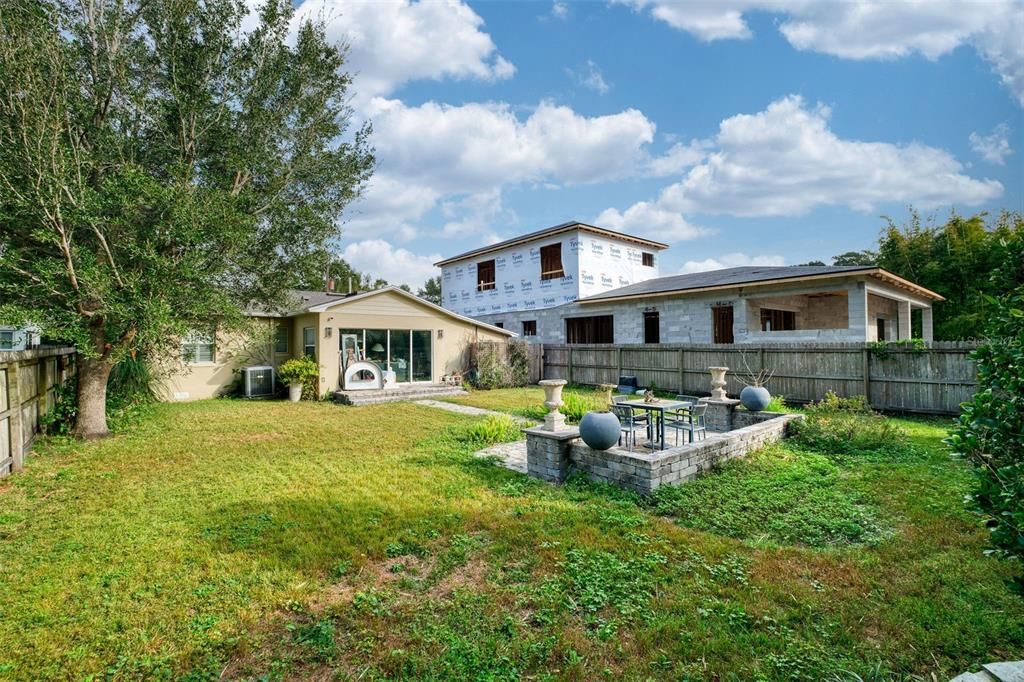 合同活跃: $425,000 (0.15 acres)