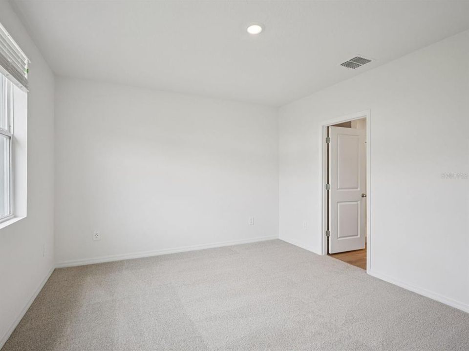 На продажу: $274,470 (3 спален, 2 ванн, 1269 Квадратных фут)