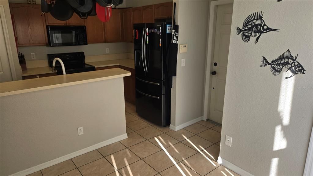 待售: $395,000 (4 贝兹, 3 浴室, 1834 平方英尺)