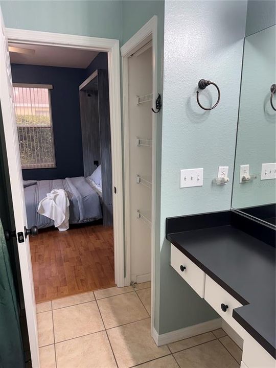 待售: $395,000 (4 贝兹, 3 浴室, 1834 平方英尺)