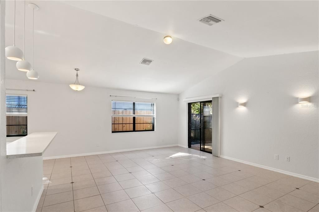 For Rent: $3,300 (3 beds, 2 baths, 1314 Square Feet)