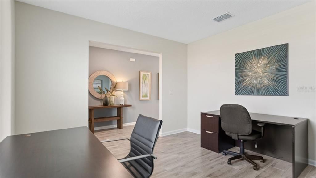 На продажу: $445,820 (4 спален, 2 ванн, 2584 Квадратных фут)